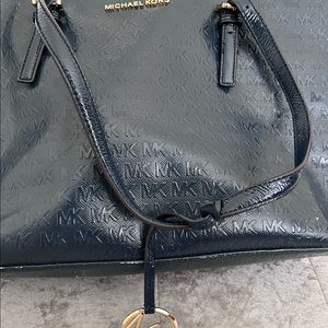 Micheal Kors purse in Great Condition